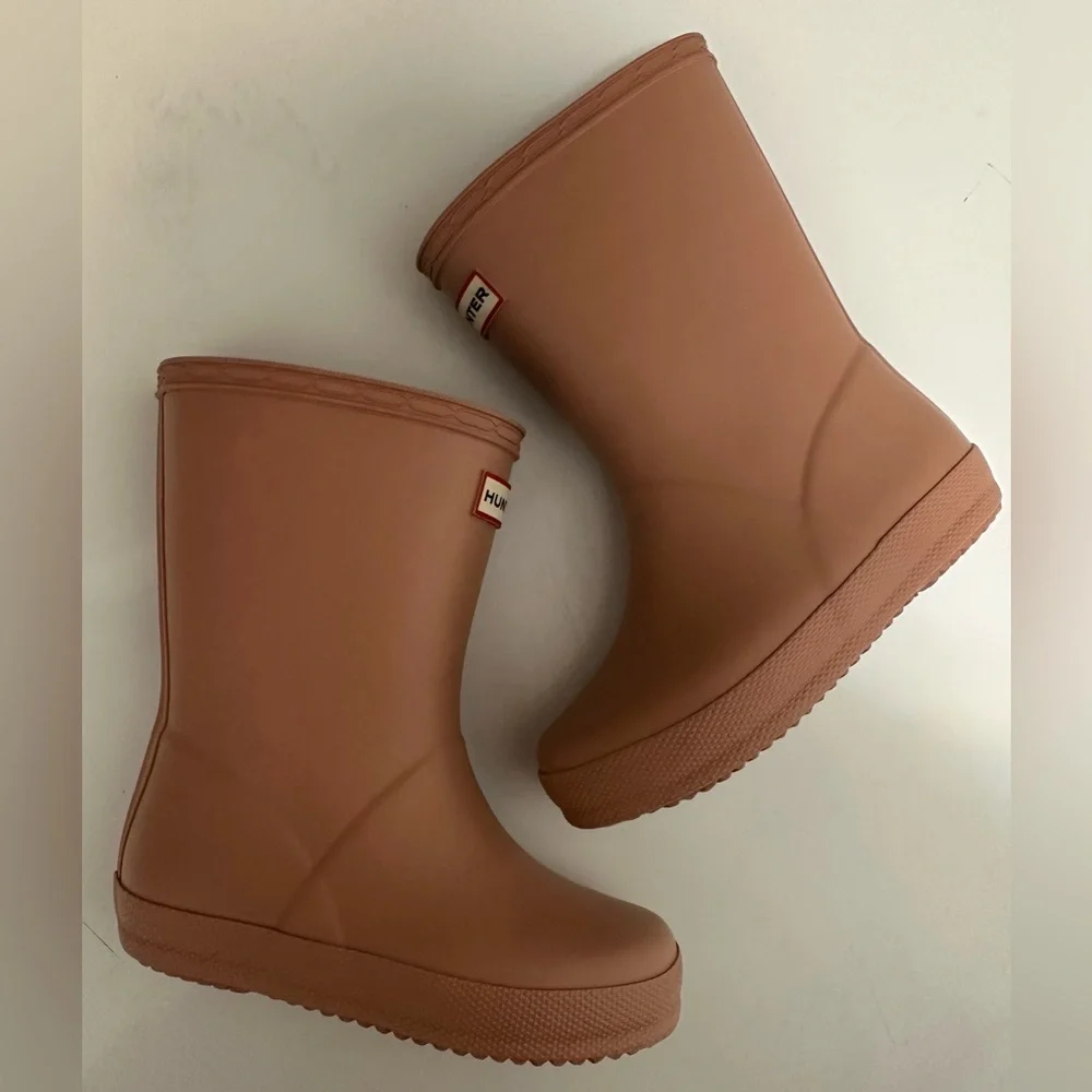 EUC Hunter Rain Boots Size 9 in Dusty Pink Color